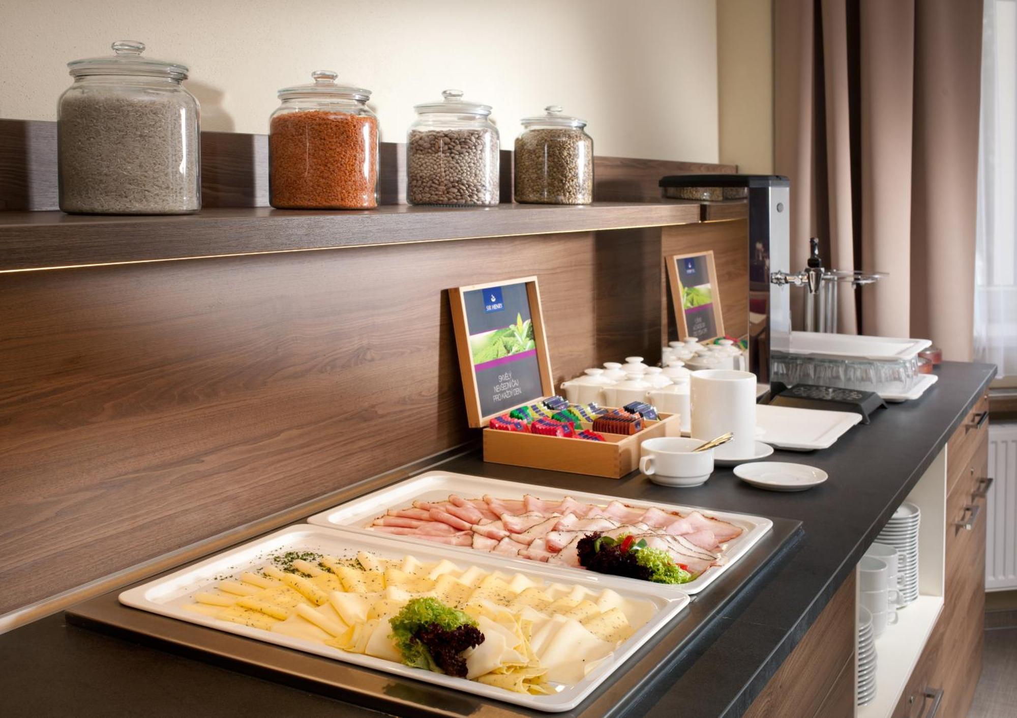 Riviera Hotel ลูฮาโชวิตเซอ ภายนอก รูปภาพ